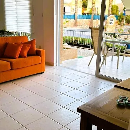 Lägenhet Blue Orange Management Pégeia